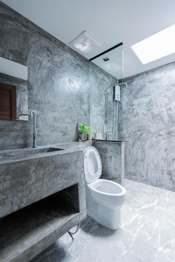 In My Place Cafotel Khlong Thom Экстерьер фото