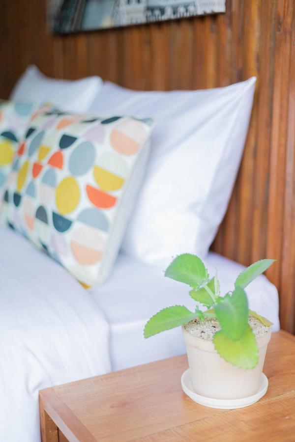 In My Place Cafotel Khlong Thom Экстерьер фото