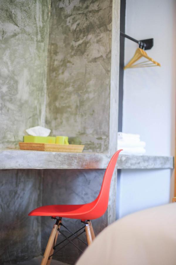 In My Place Cafotel Khlong Thom Экстерьер фото