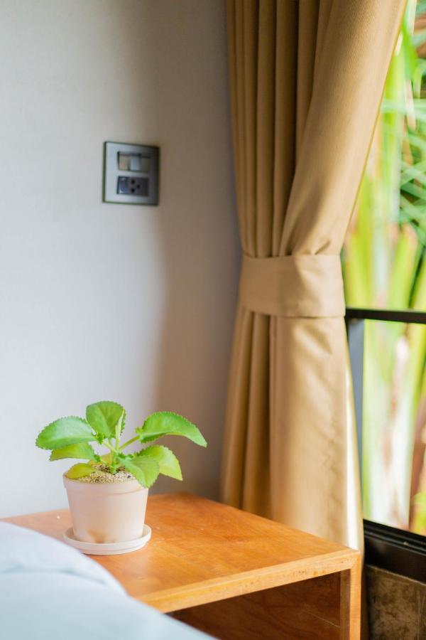 In My Place Cafotel Khlong Thom Экстерьер фото